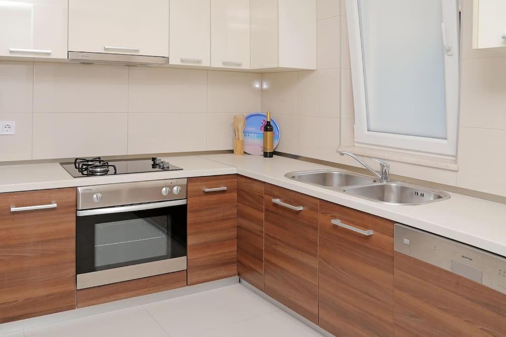 Seaside Apartment M Zaton 5 - Sea View & Parking Bagian luar foto